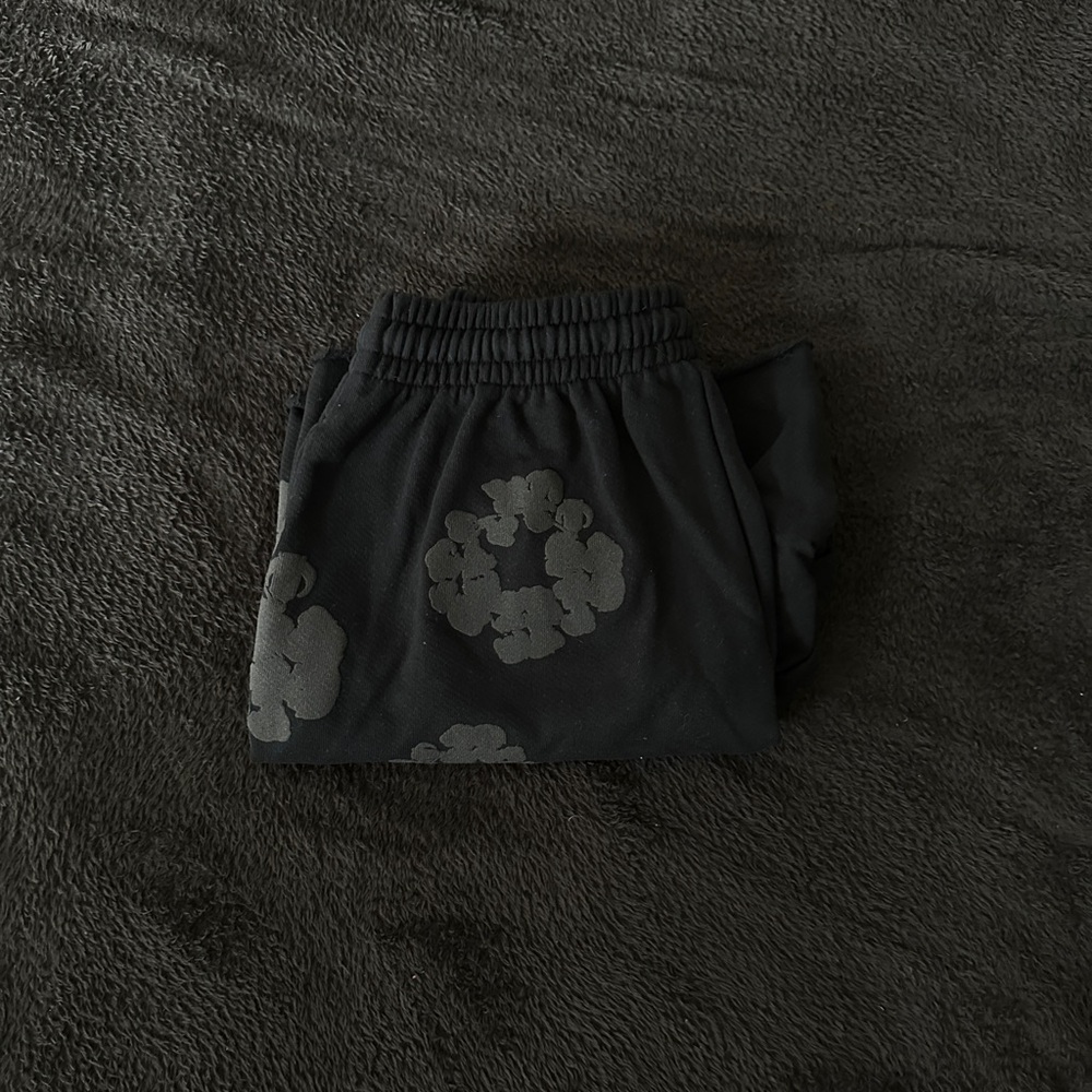 Denim Tears Cotton Wreath Shorts Monochrome|| Brand New|| Size Small